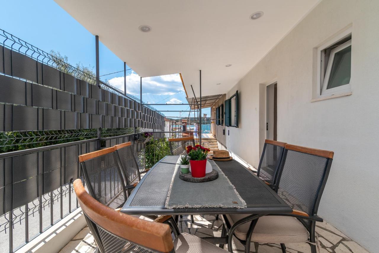 Apartment Radic-Perfect Location For Summer Activities トロギール エクステリア 写真