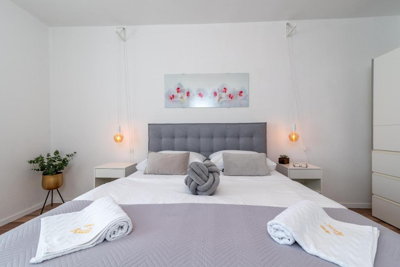 Apartment Radic-Perfect Location For Summer Activities トロギール エクステリア 写真