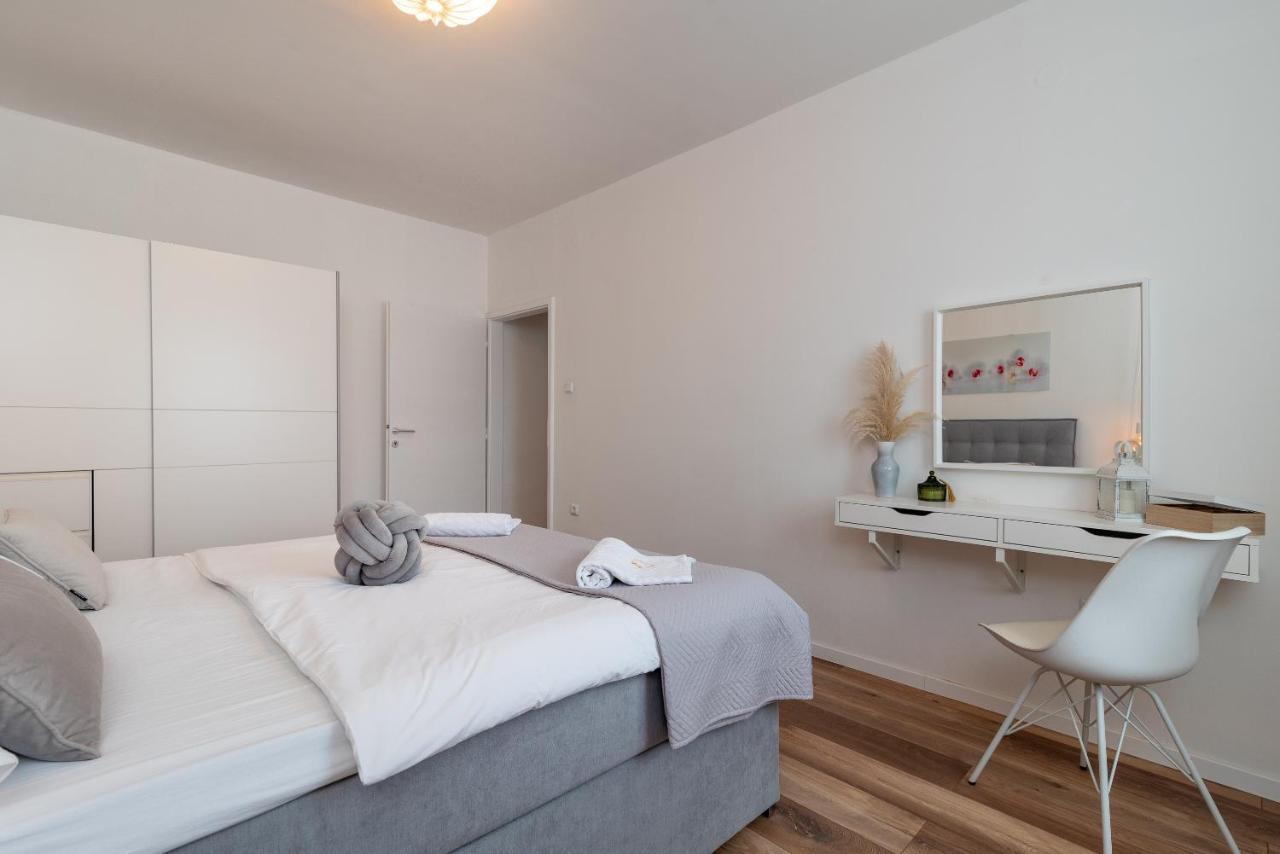 Apartment Radic-Perfect Location For Summer Activities トロギール エクステリア 写真